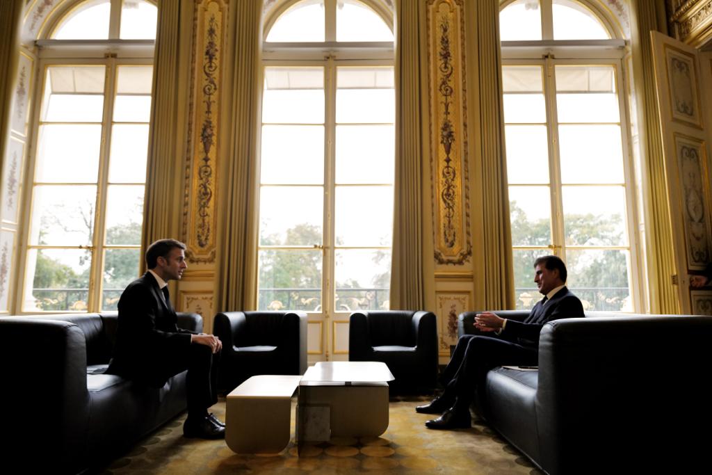 French President Emmanuel Macron on Friday received Kurdistan Region President Nechirvan Barzani at the Elysee Palace, Paris, Nov. 3, 2023 (Photo: Kurdistan Region Presidency).